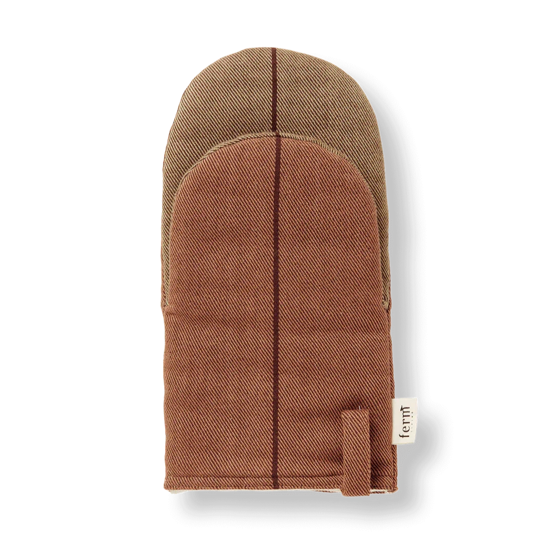 The Hazel color is a warm terracotta that is going to elevate your baking or cooking experience