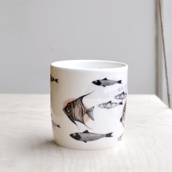 The mug will turn your regular coffee break into a trip to a far off land. Different, beautifully illustrated animals will accompany you no matter if you use this mug for coffee, accessories, pens or some fresh herbs