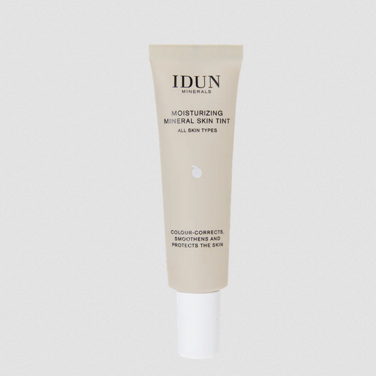IDUN Minerals Moisturizing Mineral Skin Tint, Formulated with skin-loving ingredients, including antioxidants, Vitamin C, and Vitamin E to protect the skin. The skin tint is from Sweden and we sell it at Huset Shop a Scandinavian store that is in Venice Beach California. Clean Beauty and good ingredients for great skin results.