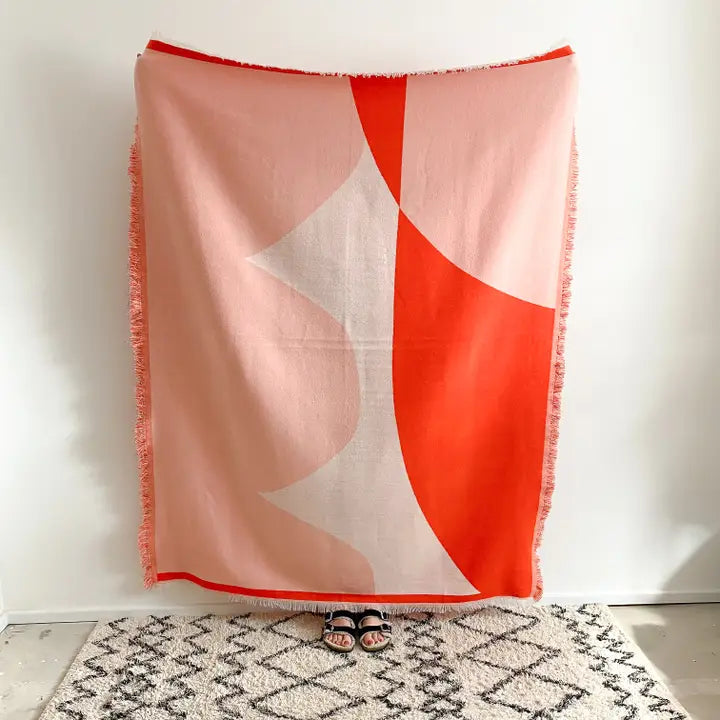Indulge in the luxurious warmth and style of the Sophie Home Merino Blend Throw Blanket. Made from a premium merino wool blend, this throw blanket not only looks great draped over your furniture, but it also provides unbeatable comfort and coziness on chilly days. Add a touch of sophistication to your home decor with this high-end throw blanket.