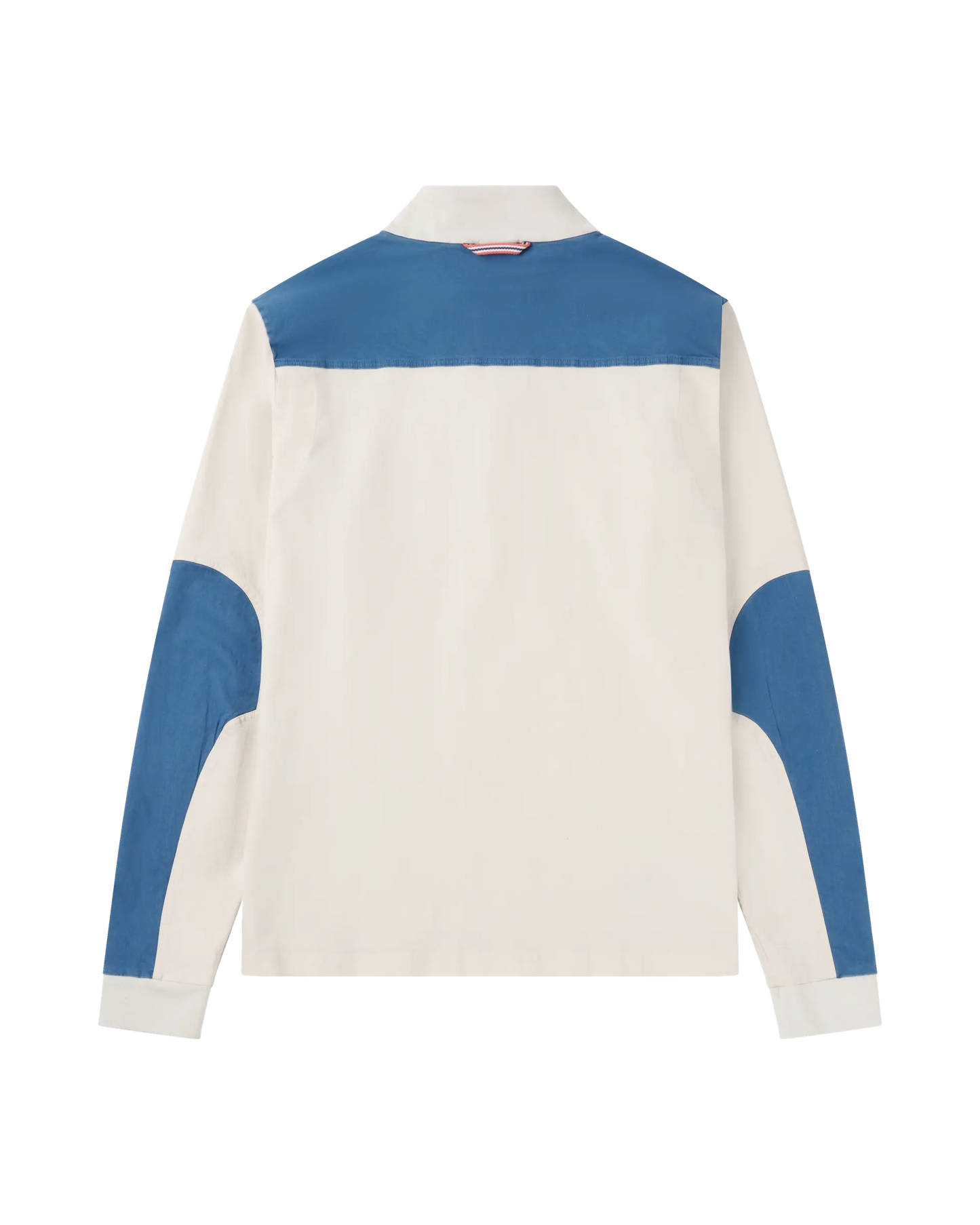 Built for warm‑weather adventures and everyday wear. The Ditch‑hiker Pullover blends natural breathability with easy stretch. Cut from cotton twill with a touch of elastane, it’s pigment‑dyed, enzyme‑washed and brushed for a soft, broken‑in feel that develops a rich patina over time.
Designed in a clean half‑zip silhouette with a regular fit, it features stretch‑twill reinforcement at the shoulders and elbows for durability, a chest patch pocket for small essentials, and elasticated cuffs and hem to seal in