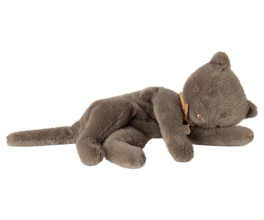 Maileg Plush Sleeping Kitten - Huset | Your house for modern Scandinavian living