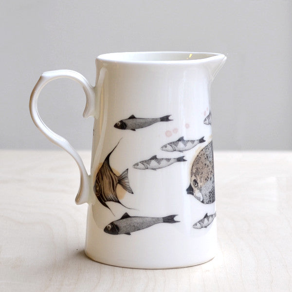 The jug is here to serve you milk for your morning coffee, a rich mushroom sauce for your dinner, or maybe just to display a bouquet of handpicked wild flowers? Let the variety of plants and animals inspire you and make your home a little bit more wild