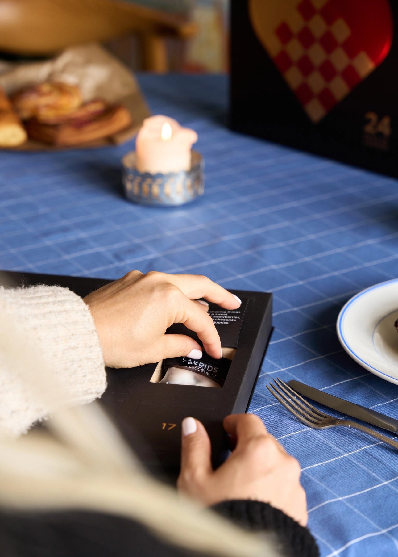  Can you imagine a better way to enjoy December than with 24 days of unique taste experiences? In this Danish Gourmet Licorice advent calendar, from all-time favorites to limited flavors, this gift is perfect to share with a loved one and to create sweet, magical moments this Christmas for yourself. Presented in a fully recyclable box, you have the opportunity to make December a little more memorable. &nbsp; 