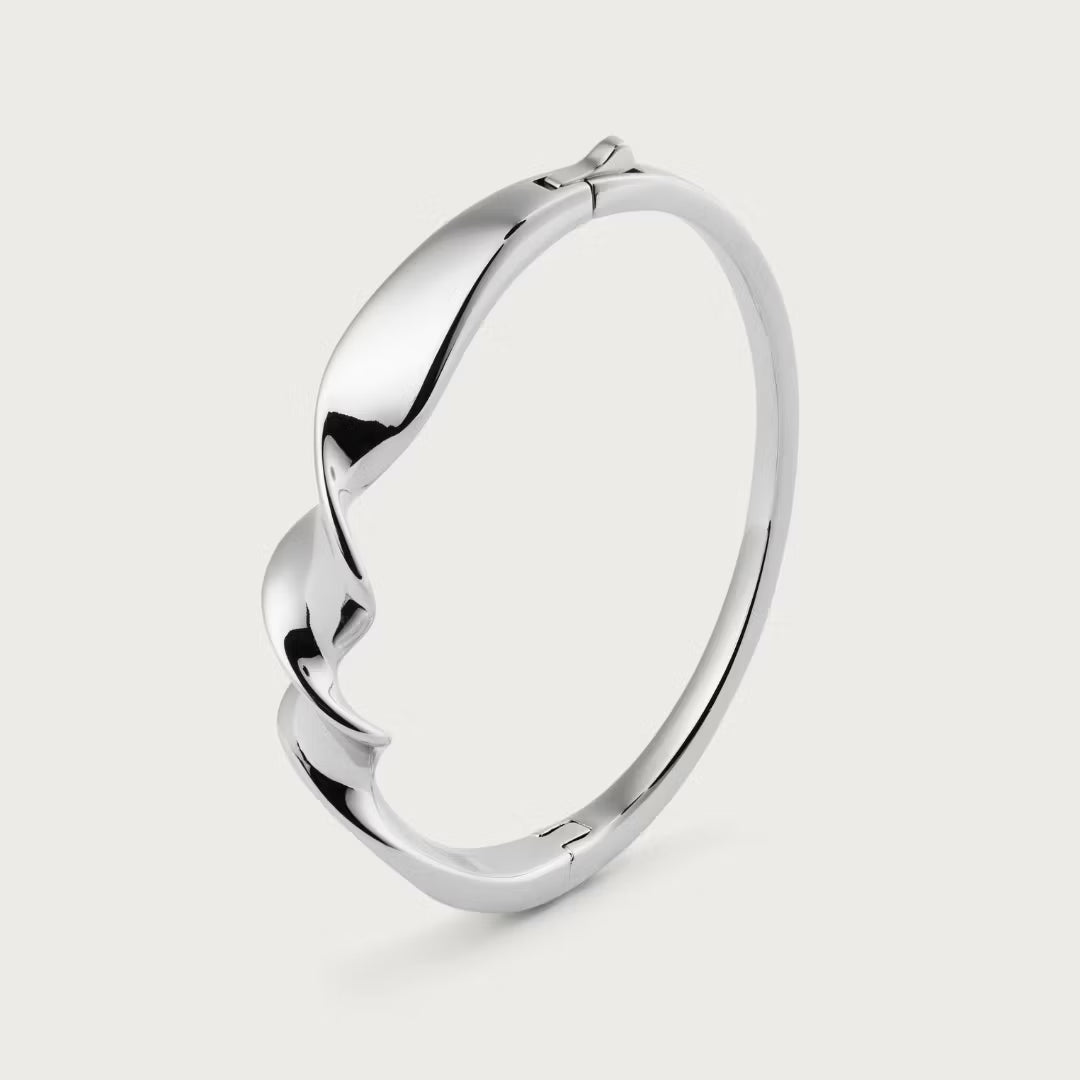 Beginning comes in two thoughtfully selected qualities: gold-plated (18K) and silver-plated brass. All Sparv jewelry is nickel free and their gold plated jewelry has an extra thick layer of plating of 18K so you get a piece that is made to last. All carefully wrapped in handmade jewelry boxes made of recycled and FSC certified paper.