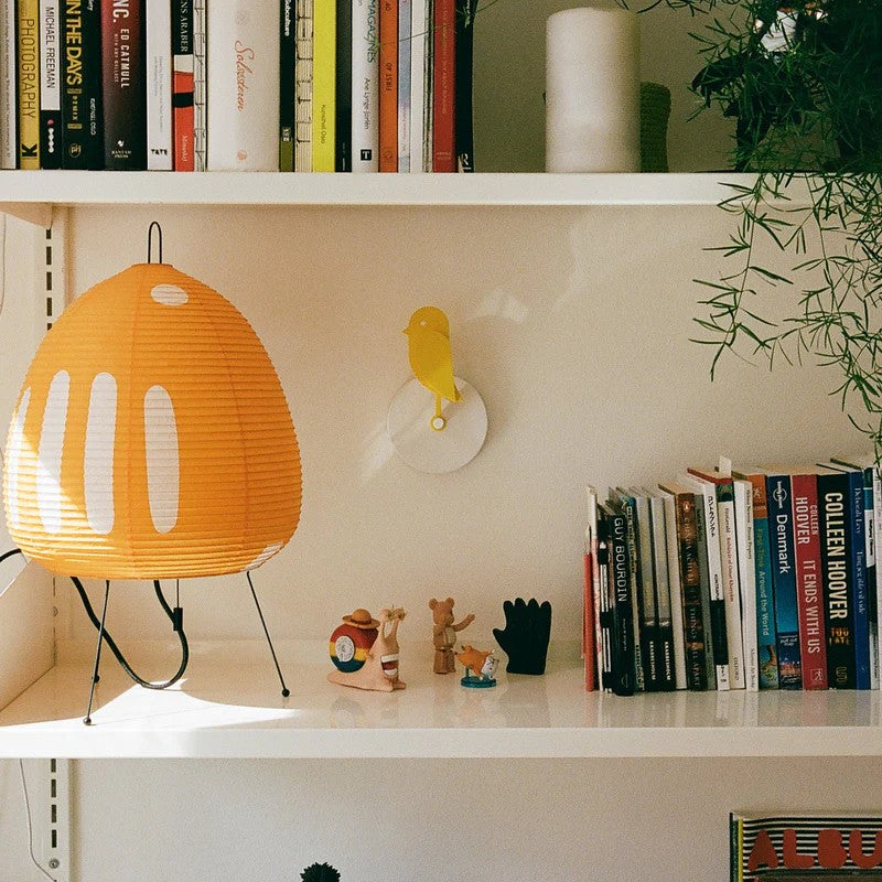 When air quality is poor, Birdie® will drop down when the level of CO2 is higher than 1.000 ppm for more than 10 minutes. When the level of CO2 drops below 800 ppm again the Birdie will return to standing position. It's very important to get airflow when you ventilate your home - you can get optimal airflow by opening multiple windows at once. Danish Health Authorities recommend ventilating for 5-10 minutes 2-3 times a day. Something that is very easy to forget to do. Unlike other air quality monitors, Bird