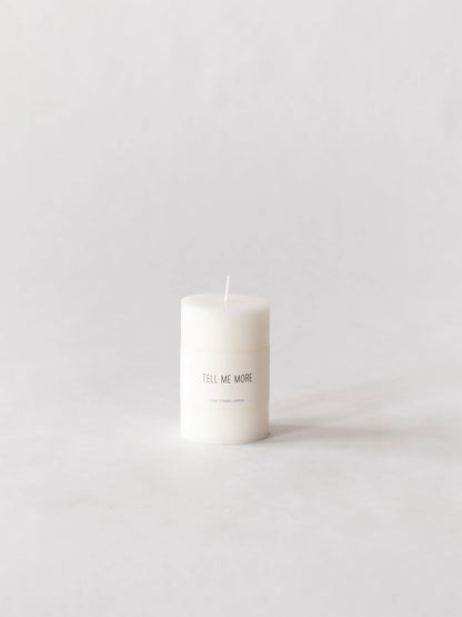 The block candles are the perfect choice for creating an inviting and elegant atmosphere. The smooth surface of the candles gives them a sleek look, making them easy to pair with various interior styles. Made from pure stearin, they burn with a beautiful flame and have a long burn time. The block candles are perfect for placing in a lantern or on a plate – your personal style sets the tone. The pillar candles are available in three different sizes.