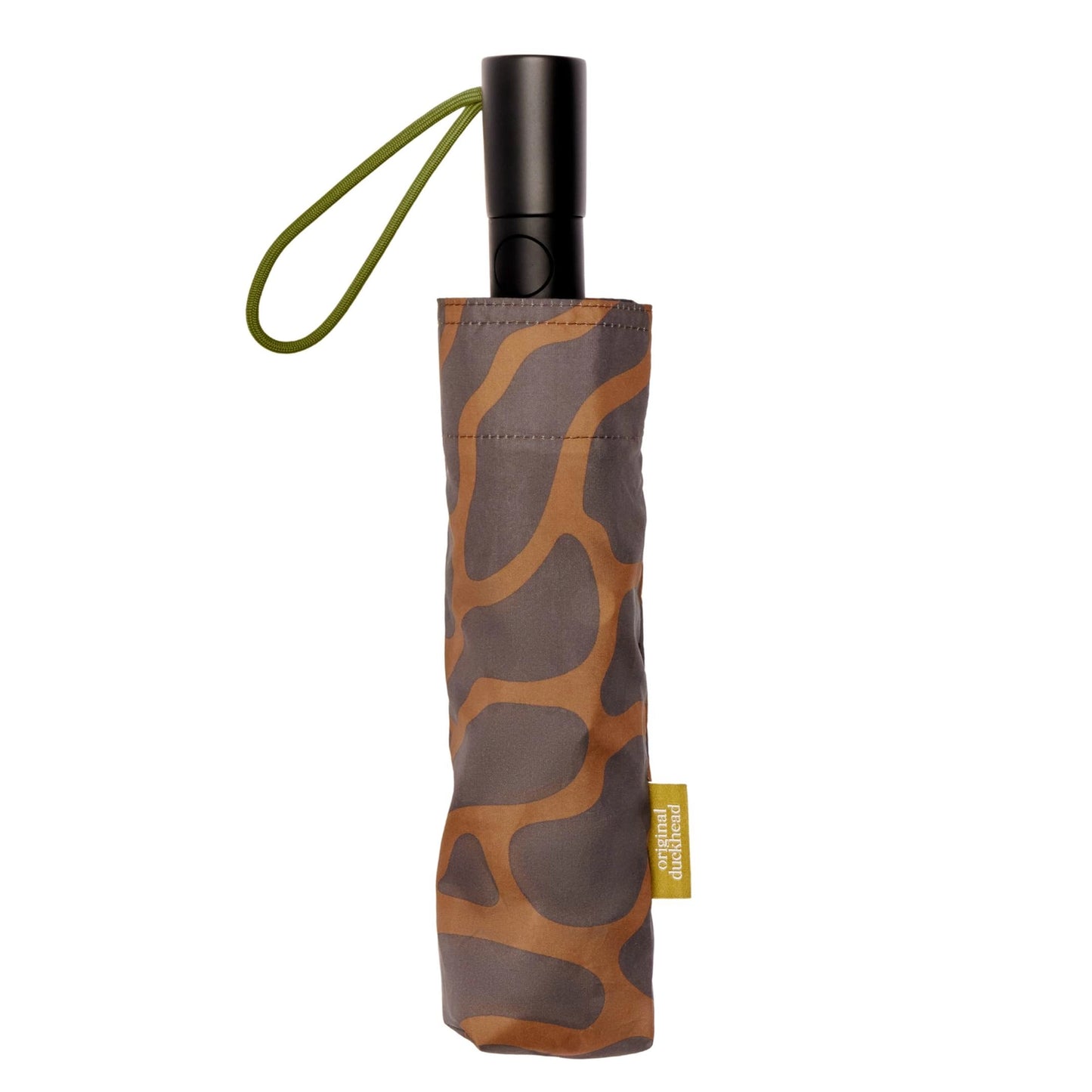 Perfect for: rainy commutes, fall and winter weather, beach trips, summer travel, and holiday shopping. A thoughtful, eco-friendly upgrade from standard umbrellas, The Daily is designed for daily use and built to last.