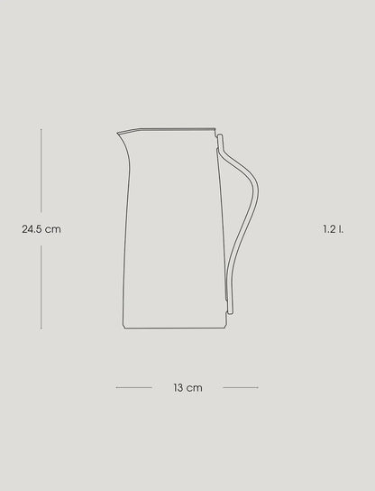 Measurement chart of a pitcher with dimensions on a gray background