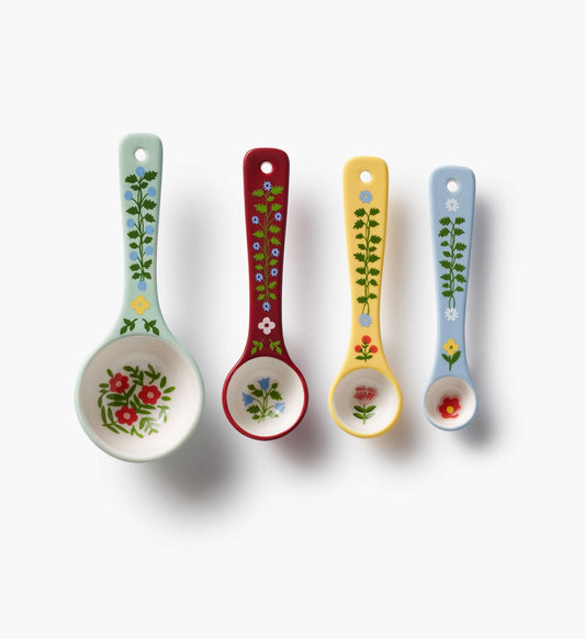 Make your home sweet home with a charming Scandinavian folksy kitchen essential, this set of four porcelain measuring spoons features 1 Tbsp, 1 tsp, 1/2 tsp, and 1/4 tsp measurements, with unique floral painted illustrations on each spoon.&nbsp;