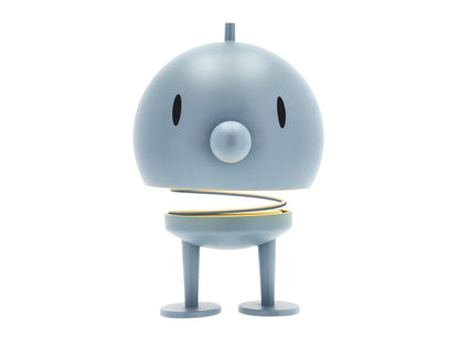 Let the beautiful Hoptimist LED lamp fill the room with light, color and cosiness wherever you place it. Whether you move it to your desk, your favorite corner or your bedside table, the lamp will bring joy to your home - without the hassle of wires. The lamp's touch function makes it easy to switch on, off and adjust the brightness with a single touch. A light tap on the top switches the light on or off, while a sustained tap adjusts the brightness to suit you. After 4.5 hours of charging, the lamp is read