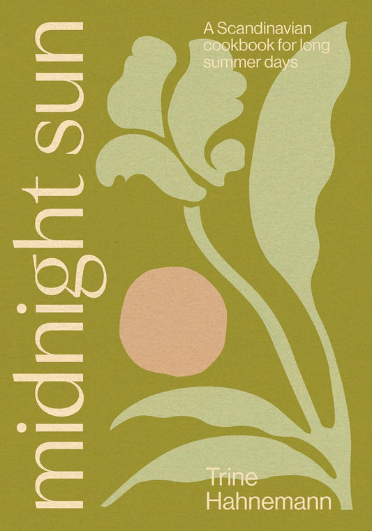 Book cover of 'Midnight Sun' by Thine Hahnemann with floral design and text on a green background