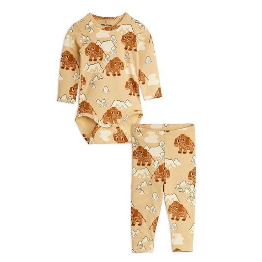 Baby bundle containing a long sleeve bodysuit and leggings with all over Mammoth print, made from GOTS certified organic cotton with a hint of stretch. The bodysuit features snap buttons at shoulder and crotch for easy dressing. Leggings designed with a soft elastic waist and cuffs at leg ends.