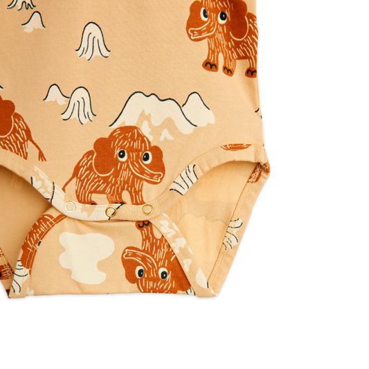 Baby bundle containing a long sleeve bodysuit and leggings with all over Mammoth print, made from GOTS certified organic cotton with a hint of stretch. The bodysuit features snap buttons at shoulder and crotch for easy dressing. Leggings designed with a soft elastic waist and cuffs at leg ends.