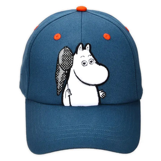 Dive into fun with the official Moomin cap from Nordicbuddies! Crafted from 100% cotton, this blue kids' hat fits heads around 52-57cm and features an adjustable strap for the perfect, comfy fit.&nbsp;