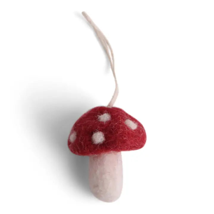 Mushroom felt ornaments that make your Christmas Cozy