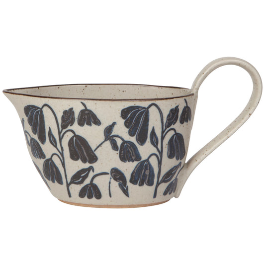 This modern gravy boat is perfect for Thanksgiving dinner and other holiday feasts.&nbsp;