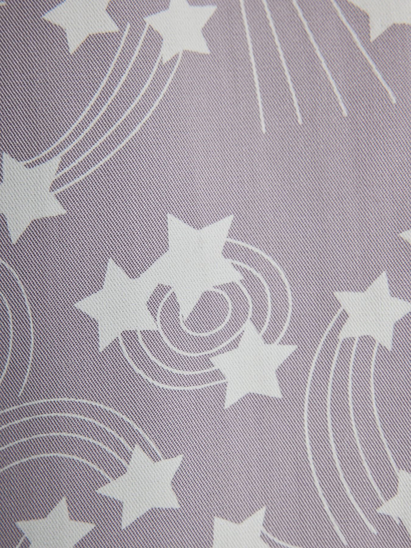 Shorts made from 100% Lyocell. Features the Starfall print, a soft woven feel, elastic waistband and side pockets.