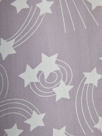 Shorts made from 100% Lyocell. Features the Starfall print, a soft woven feel, elastic waistband and side pockets.