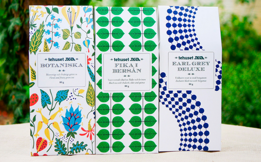 In this collection, Tehuset Java has used three of Lindberg’s most iconic designs – Herbarium, Berså, and Adam. They have combined these classic patterns with three of Tehuset Java’s most beloved tea blends and coffees. To add a special touch to the classic Swedish “fika”, the products include pyramid tea, loose tea, and ground coffee, all packaged with Stig Lindberg designs.

Tehuset Java has been delivering high-quality products to Swedish retail since 1932. As a family-owned company, 