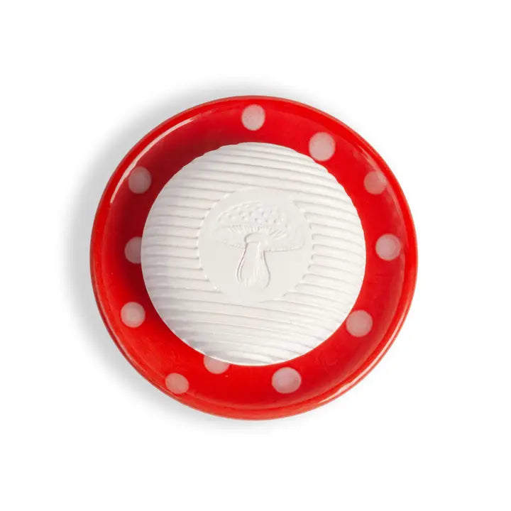 Create the perfect gift-giving duo with this charming handmade ceramic mushroom soap dish. Not only does this dish add a whimsical touch to your bathroom decor, but it also makes a great gift for anyone who loves unique and handmade items. Perfect for adding a little humor and style to your gift-giving game!
These dishes are sisters, not twins. 