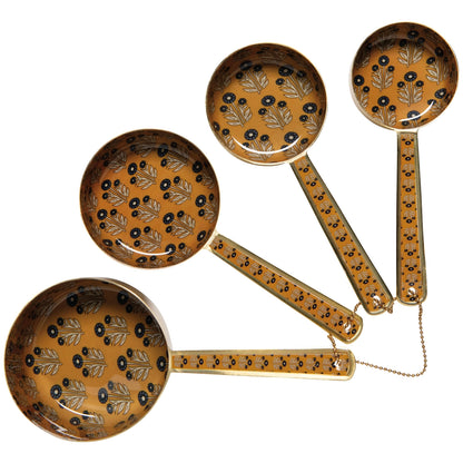 The simple act of preparing a meal is elevated with these printed measuring cups set with a matte gold finish.&nbsp;