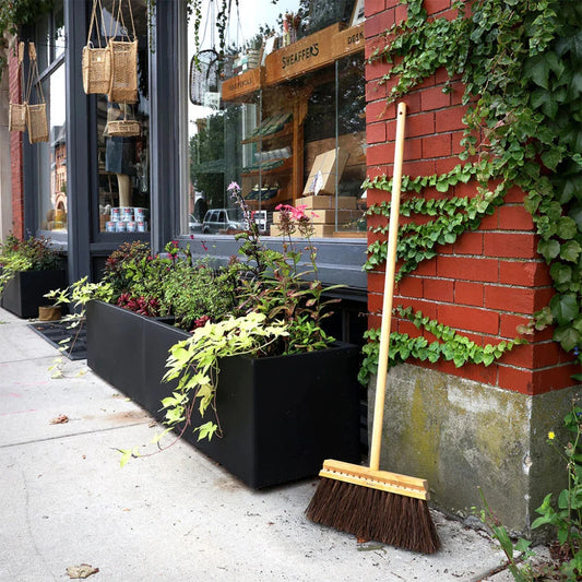Iris Hantverk Bassine Outdoor Broom 1