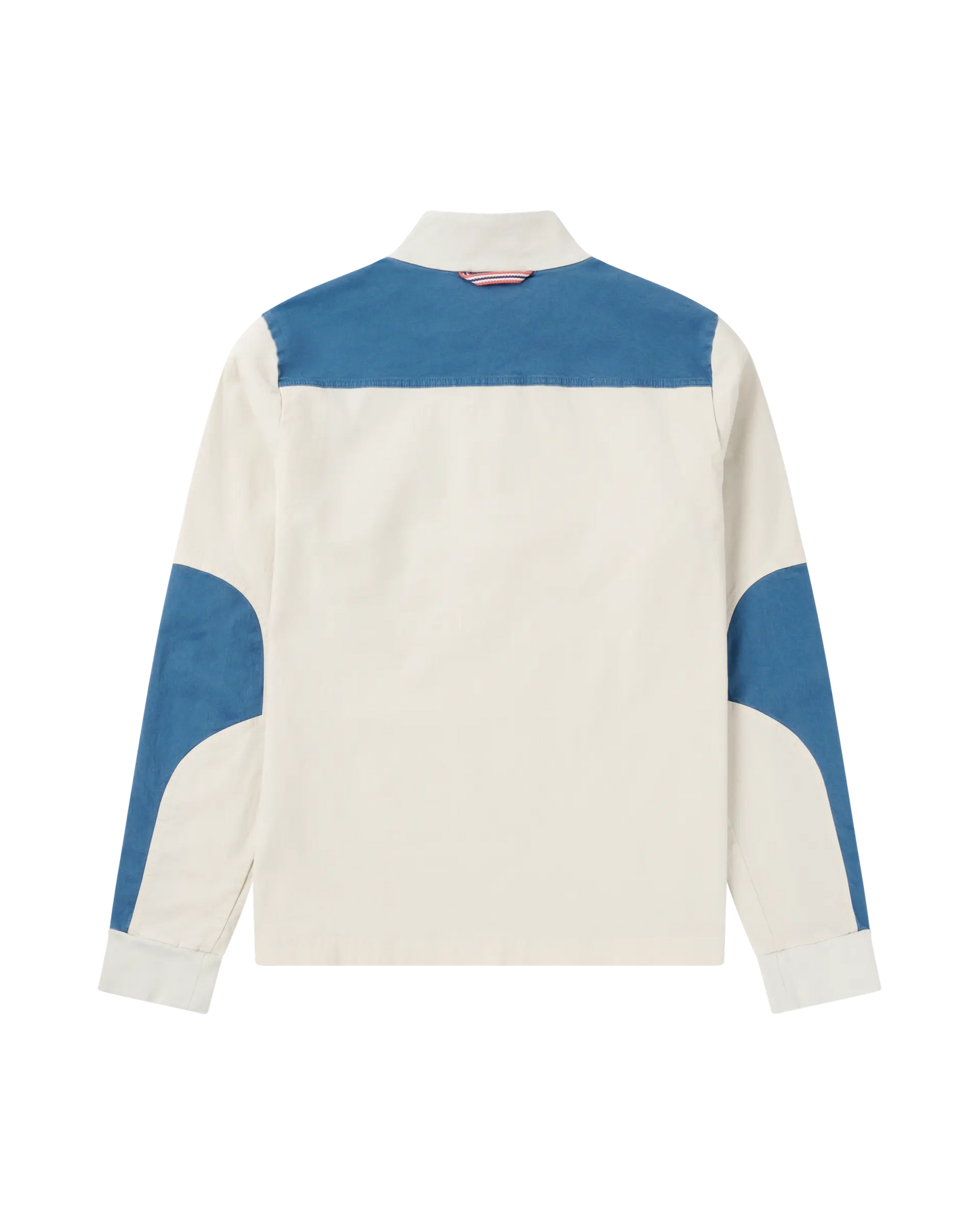 Built for warm‑weather adventures and everyday wear. The Ditch‑hiker Pullover blends natural breathability with easy stretch. Cut from cotton twill with a touch of elastane, it’s pigment‑dyed, enzyme‑washed and brushed for a soft, broken‑in feel that develops a rich patina over time.
Designed in a clean half‑zip silhouette with a regular fit, it features stretch‑twill reinforcement at the shoulders and elbows for durability, a chest patch pocket for small essentials, and elasticated cuffs and hem to seal in