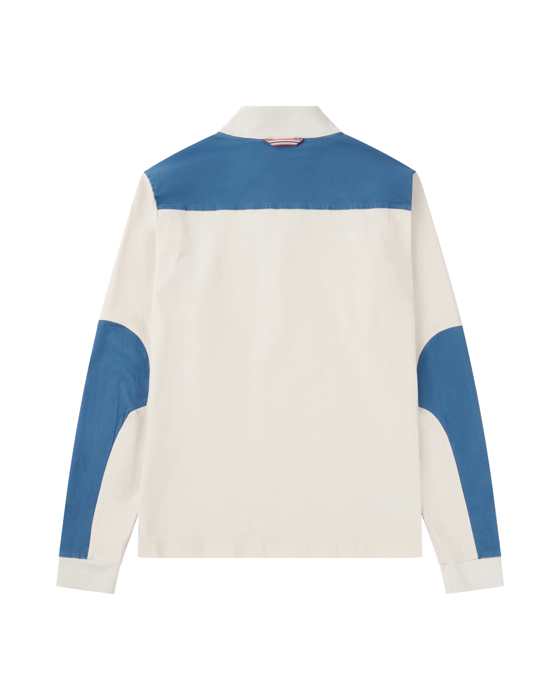 Built for warm‑weather adventures and everyday wear. The Ditch‑hiker Pullover blends natural breathability with easy stretch. Cut from cotton twill with a touch of elastane, it’s pigment‑dyed, enzyme‑washed and brushed for a soft, broken‑in feel that develops a rich patina over time.
Designed in a clean half‑zip silhouette with a regular fit, it features stretch‑twill reinforcement at the shoulders and elbows for durability, a chest patch pocket for small essentials, and elasticated cuffs and hem to seal in