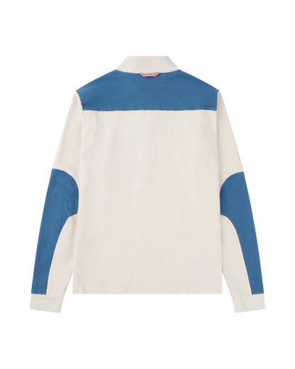 Built for warm‑weather adventures and everyday wear. The Ditch‑hiker Pullover blends natural breathability with easy stretch. Cut from cotton twill with a touch of elastane, it’s pigment‑dyed, enzyme‑washed and brushed for a soft, broken‑in feel that develops a rich patina over time.
Designed in a clean half‑zip silhouette with a regular fit, it features stretch‑twill reinforcement at the shoulders and elbows for durability, a chest patch pocket for small essentials, and elasticated cuffs and hem to seal in