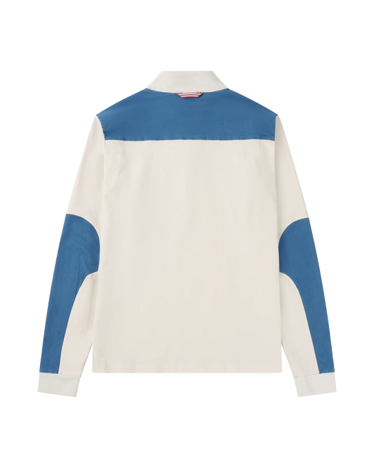 Built for warm‑weather adventures and everyday wear. The Ditch‑hiker Pullover blends natural breathability with easy stretch. Cut from cotton twill with a touch of elastane, it’s pigment‑dyed, enzyme‑washed and brushed for a soft, broken‑in feel that develops a rich patina over time.
Designed in a clean half‑zip silhouette with a regular fit, it features stretch‑twill reinforcement at the shoulders and elbows for durability, a chest patch pocket for small essentials, and elasticated cuffs and hem to seal in