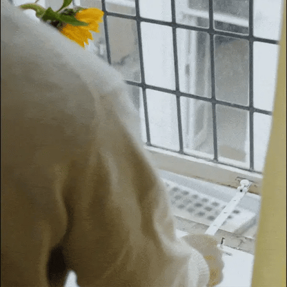 When air quality is poor, Birdie® will drop down when the level of CO2 is higher than 1.000 ppm for more than 10 minutes. When the level of CO2 drops below 800 ppm again the Birdie will return to standing position. It's very important to get airflow when you ventilate your home - you can get optimal airflow by opening multiple windows at once. Danish Health Authorities recommend ventilating for 5-10 minutes 2-3 times a day. Something that is very easy to forget to do. Unlike other air quality monitors, Bird