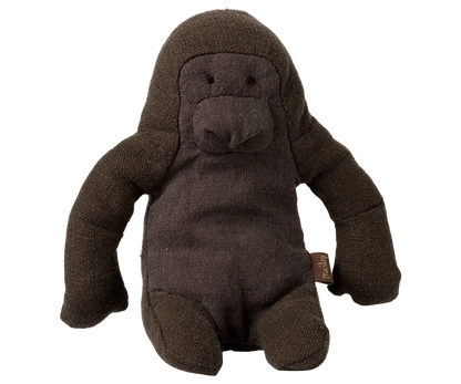 Safari friends are made of the softest fabric and come in great colors. They can sit by themselves because of the beans in its bottom and are just waiting for you to come and hug them.