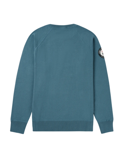 Knitted in Italy from long‑staple Egyptian cotton, the Lascar Crew Neck captures the spirit of a classic college jumper. Ribbed cuffs and hem keep the silhouette tidy, while the soft knit make it an easy layer for everyday sport, coastal living or city routines. Finished with the weathered red triangle at the collarbone and the Spirit of Amundsen patch on the sleeve.