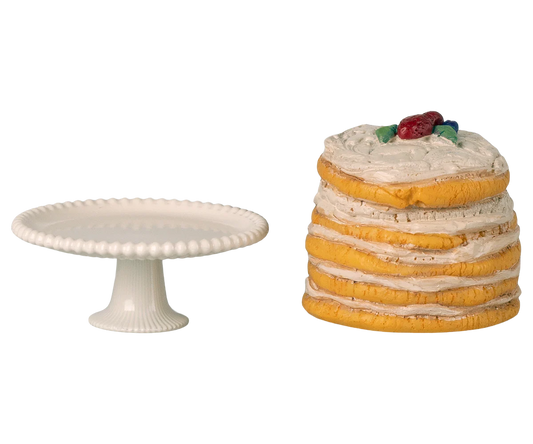Cake is a must-have for any celebration! This beautiful set contains a cake and a cakestand which is made for the mice family. Complete the party decoration with a garland, table and chairs for all guests.