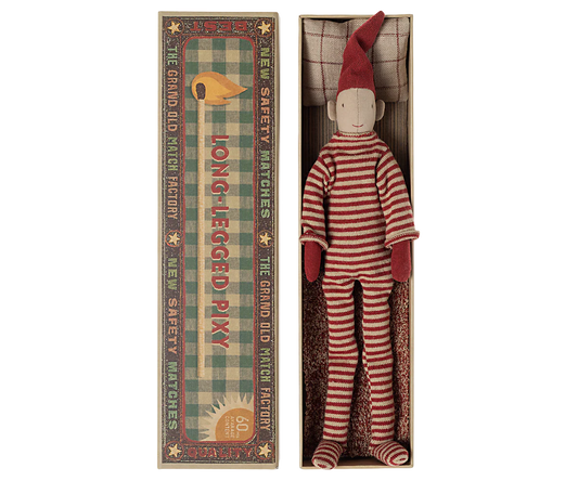 A new pixy style has been added to the classic pixy collection. This pixy wears a knitted suit and has magnets in hands so it can hang or sit everywhere. It comes in a decorative matchbox with soft bedlinen inside.