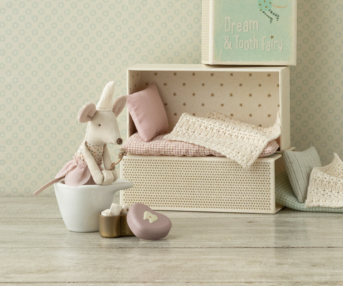 As your child loose their teeth you’ll need a safe place to keep them. This tooth box is the perfect size and will do just that. It has a picture of a smiling tooth on the top and the tin is in the shape of a heart. Losing a baby tooth is the ultimate sign of becoming a big kid and a big event for a kid. This adorable tin is the perfect little container for kids to put their teeth when they fall out! They can leave the tin under their pillow or in a special place in their room and then the tooth fairy can l