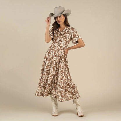 Go ahead and put this one on your All-Time Favorites list. La Dahlia is the one you reach for no matter the occasion. First dates at Whataburger, second dates at Whataburger, late night honky tonkin’, and back to the drive thru for that after-hours breakfast run. Pull on your favorite pair of sneakers or a broken-in pair of boots, and you’ll have a look that goes all the way.