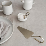 Ferm Living Fein Cake Server, Ferm Living, Huset | Modern Scandinavian Design