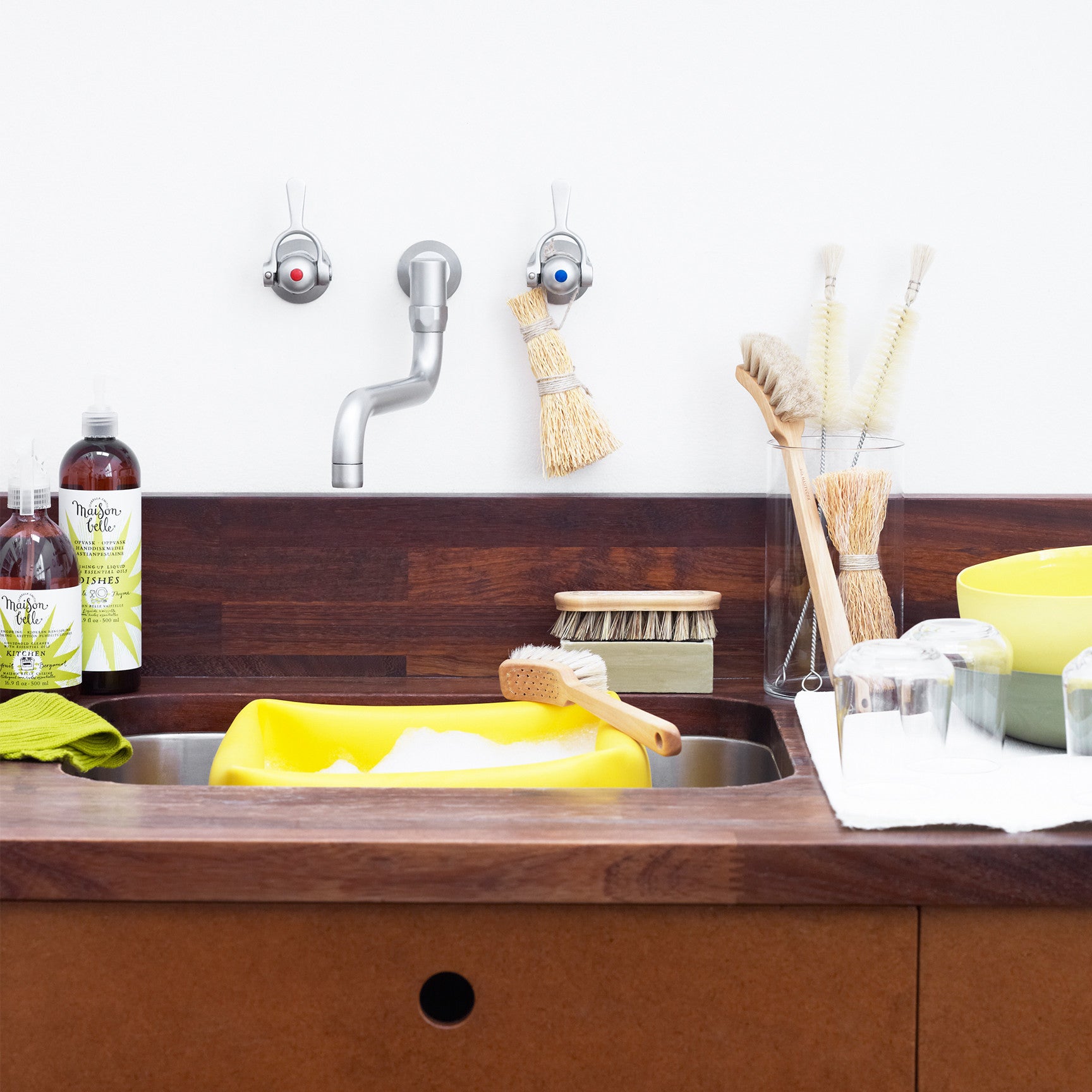Iris Hantverk Washing Up Whisk, Iris Hantverk, Huset | Modern Scandinavian Design
