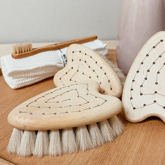 Iris Hantverk Baby Brush Heart